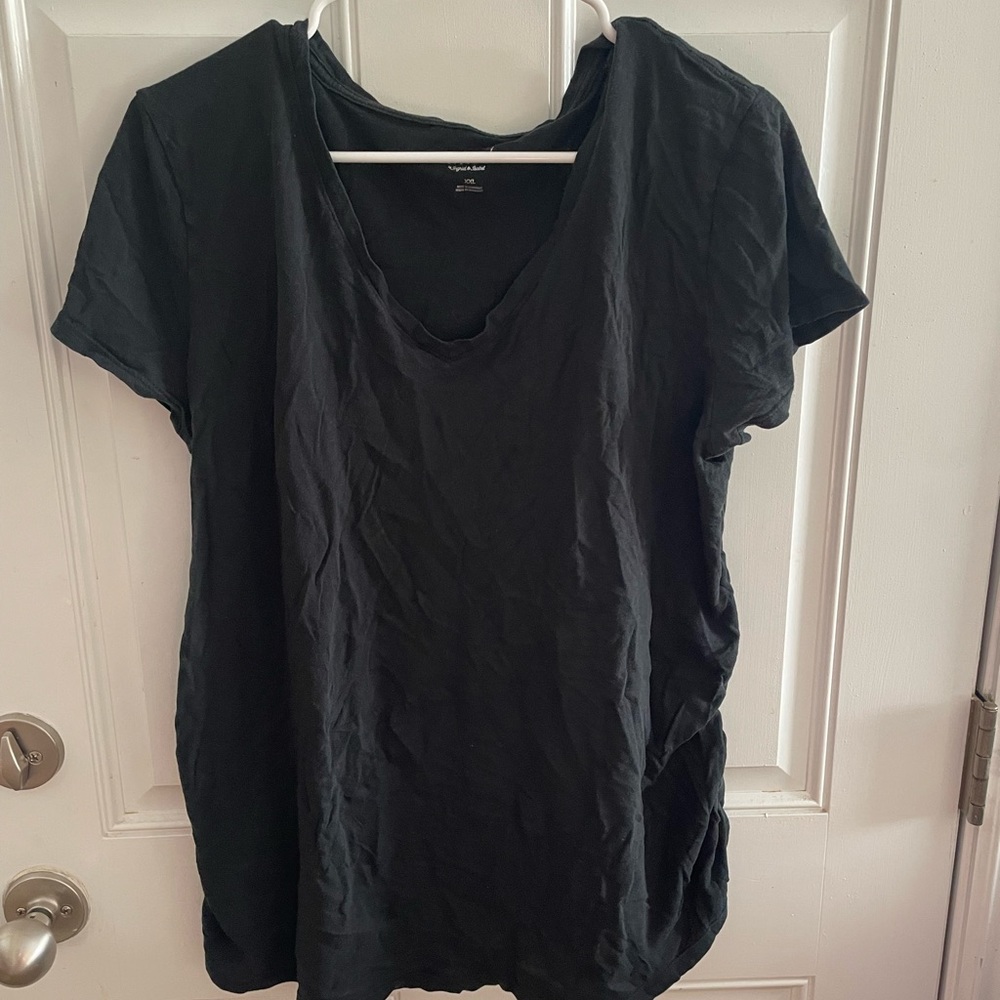 Black maternity v neck t shirt with side rouching
